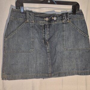 New York & Company Denim skorts w/ metal buttons in size 10 (30" waist)
